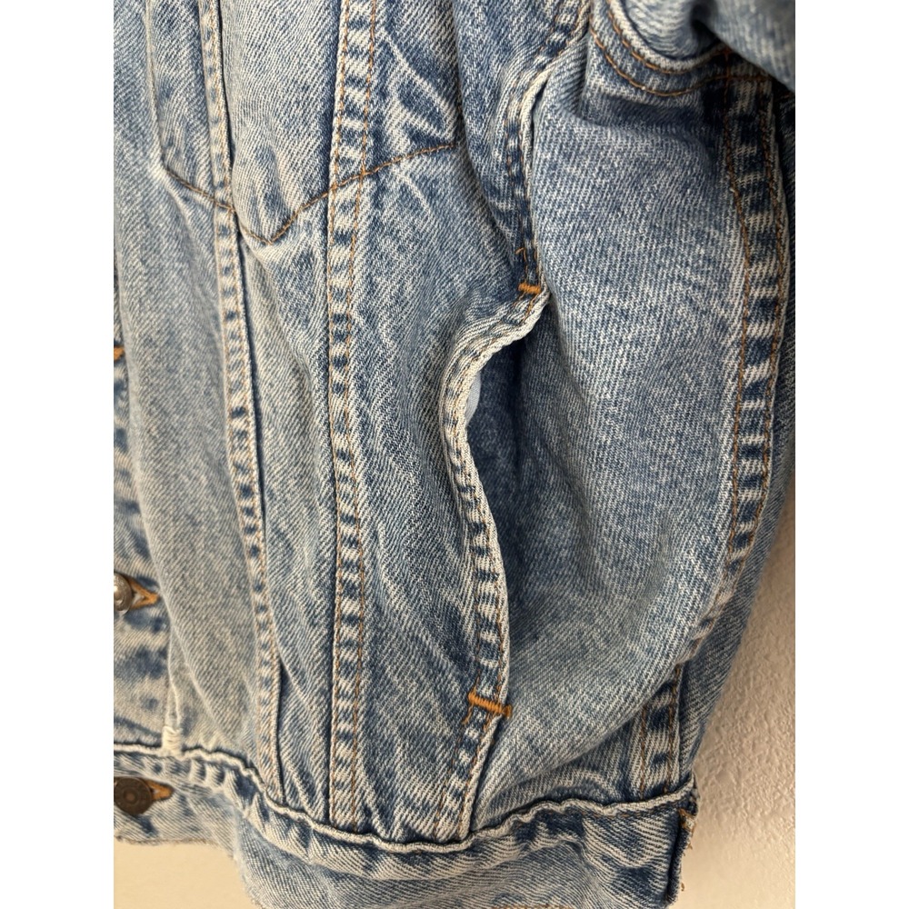 Vintage Levi's Denim Jacket Made In USA Womens Large Light Wash Cropped Trucker - Picture 6 of 12